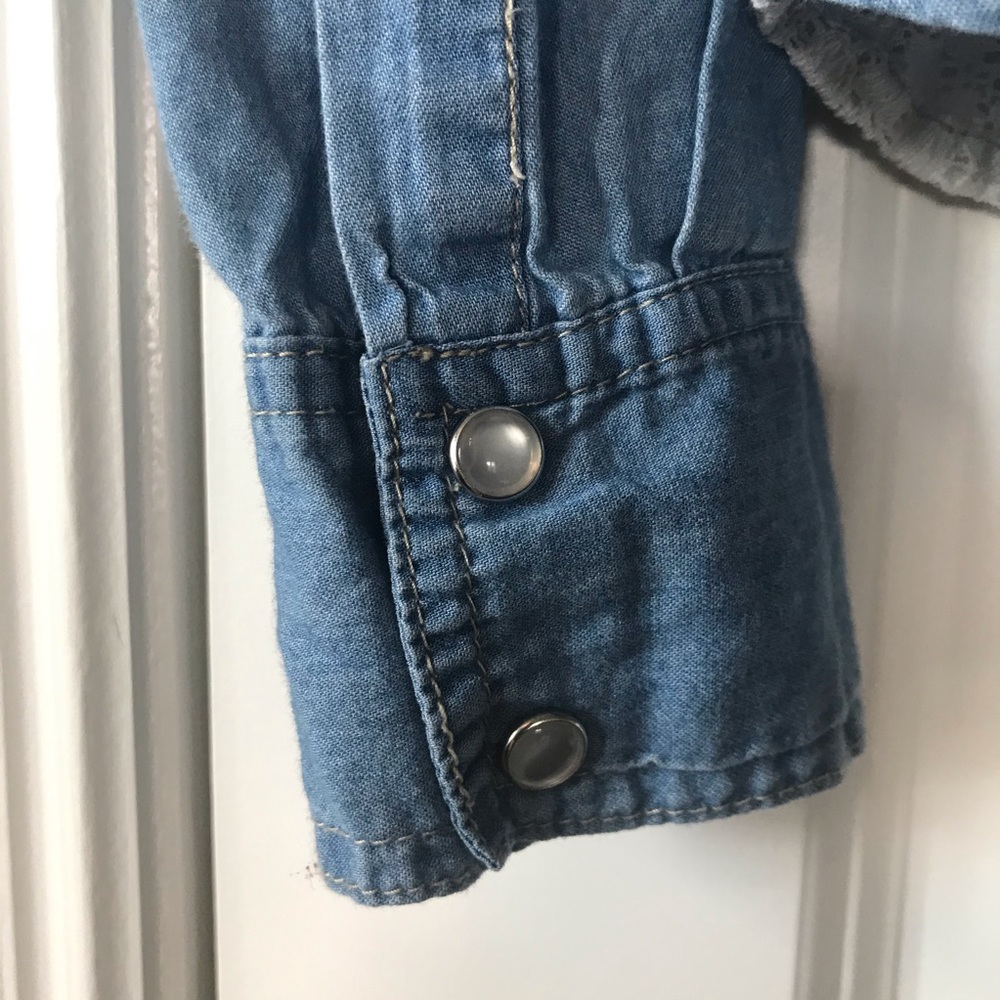 Iris Los Angeles Lace Chambray Shirt - Picture 4 of 12